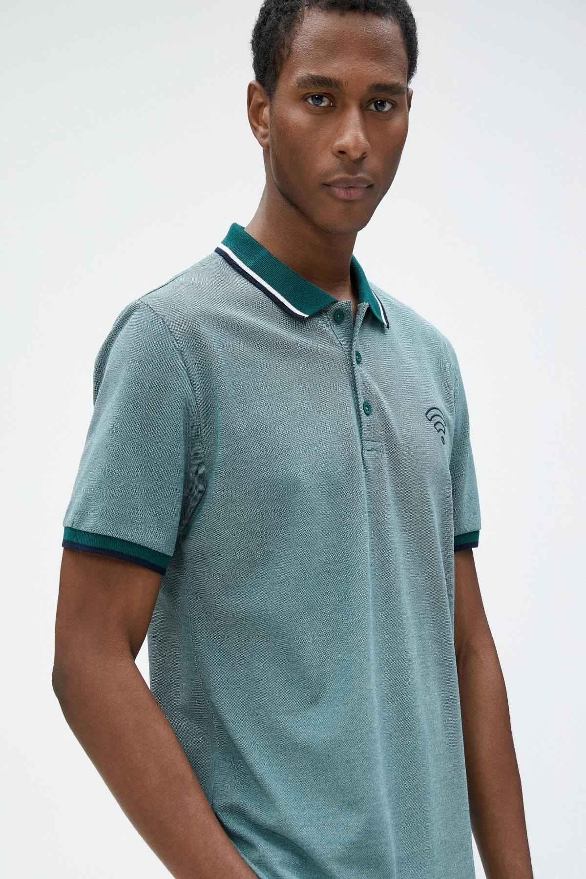 تیشرت یقه پولو با چاپ آستین کوتاه لوله کشی دکمه دار