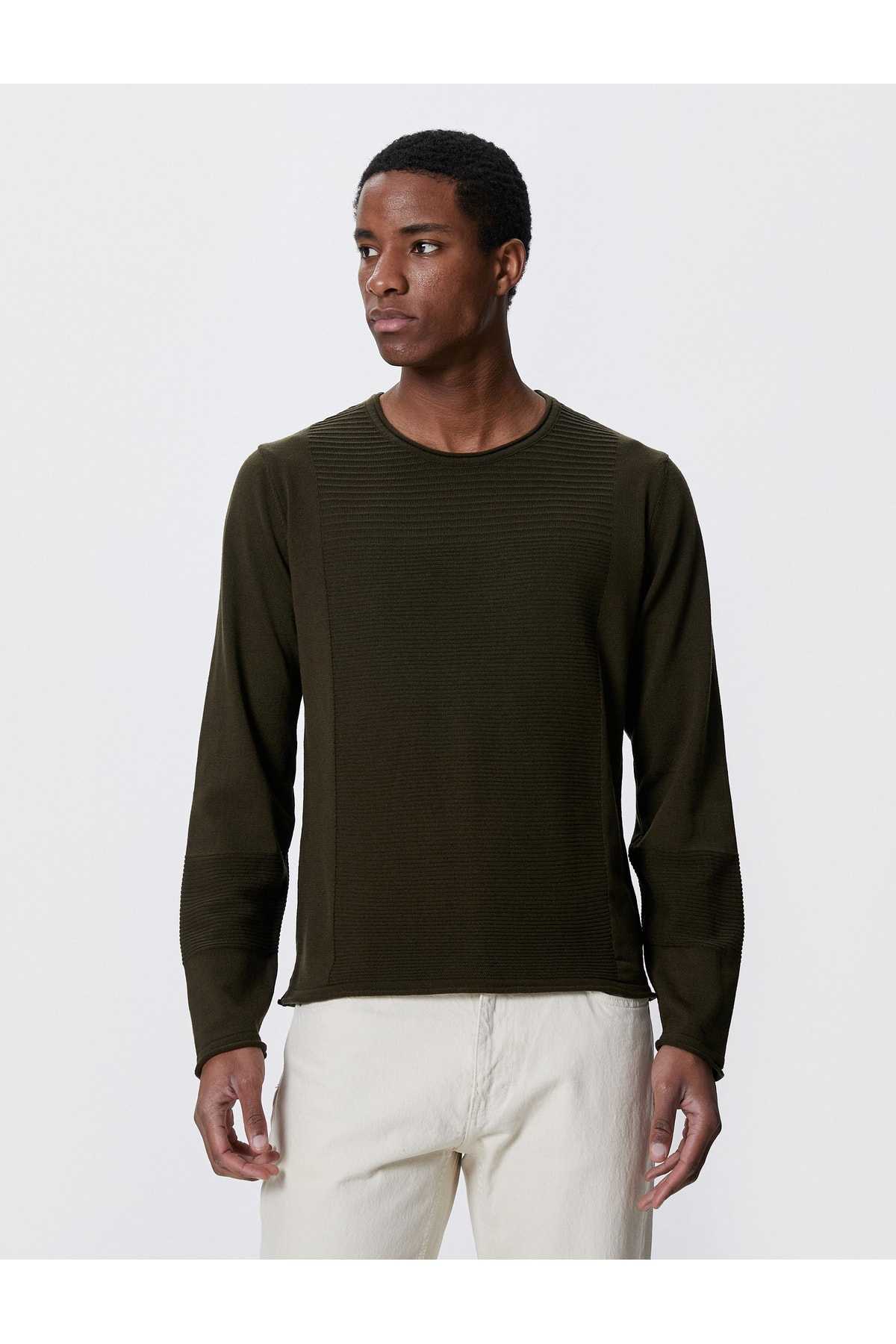 ژاکت بافتنی ساده با بافت یقه گرد با تناسب باریک