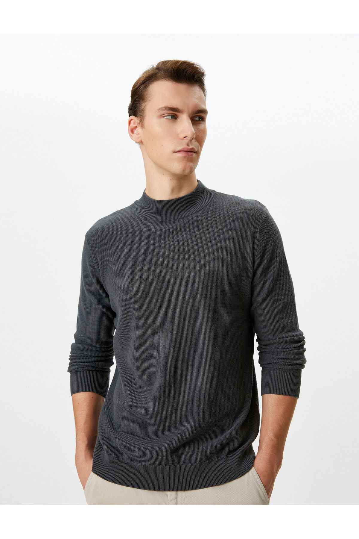 ژاکت بافتنی نیم یقه یقه آستین بلند نخی