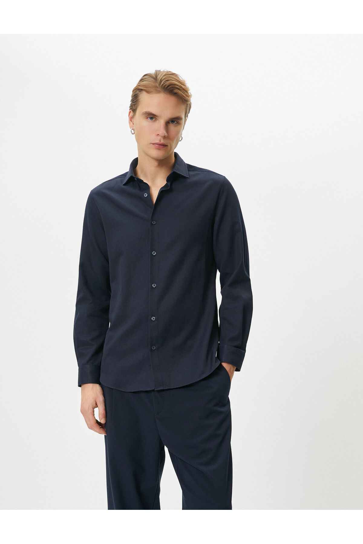 پیراهن کلاسیک یقه ایتالیایی آستین بلند دکمه دار