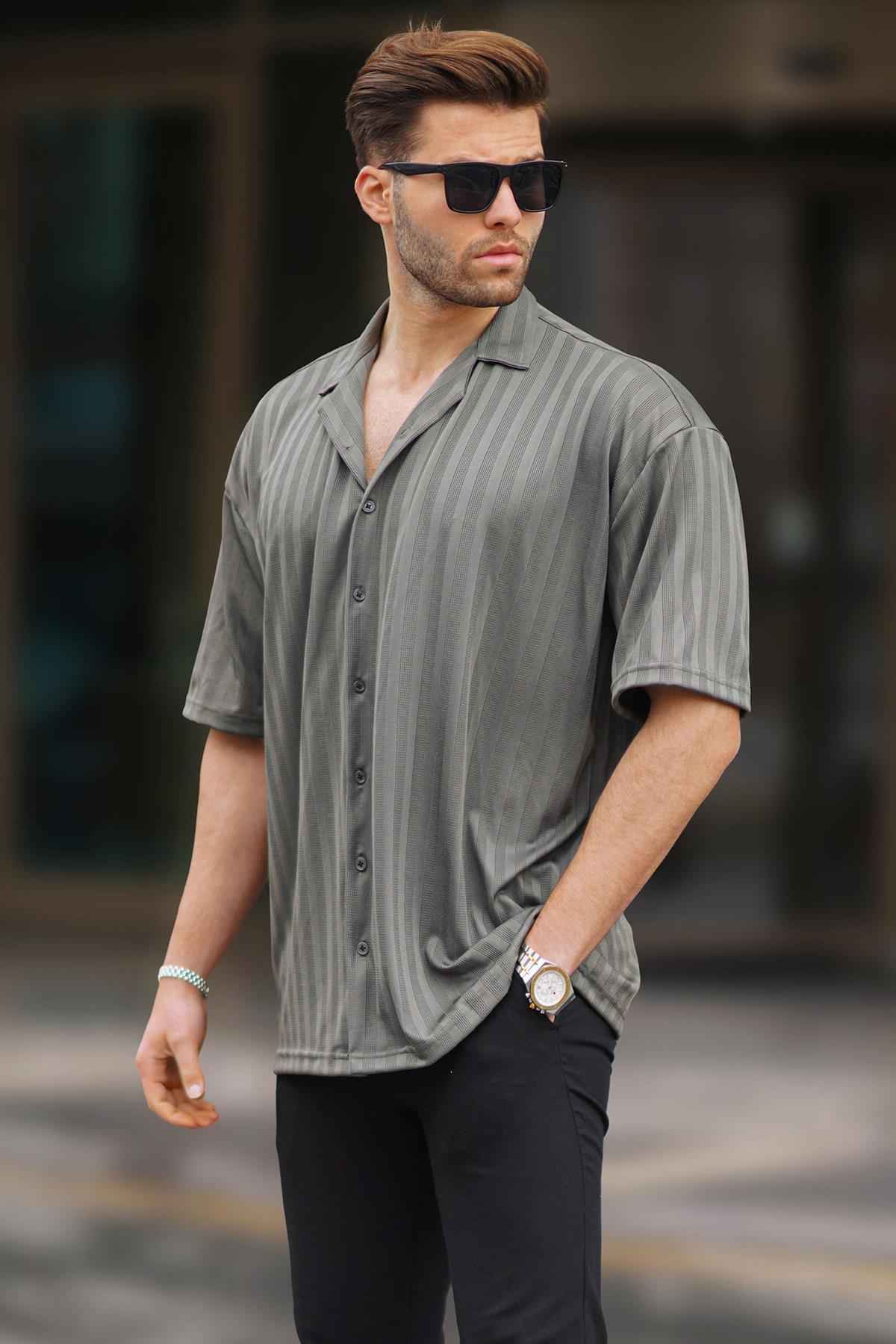 پیراهن مردانه آستین کوتاه راه راه خاکستری رنگ شده