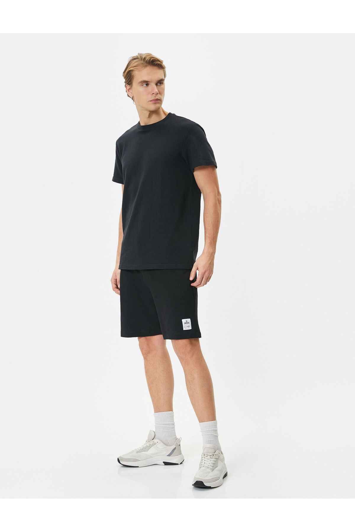 شلوارک برمودا با جیب چاپ شده با برچسب توری کمری