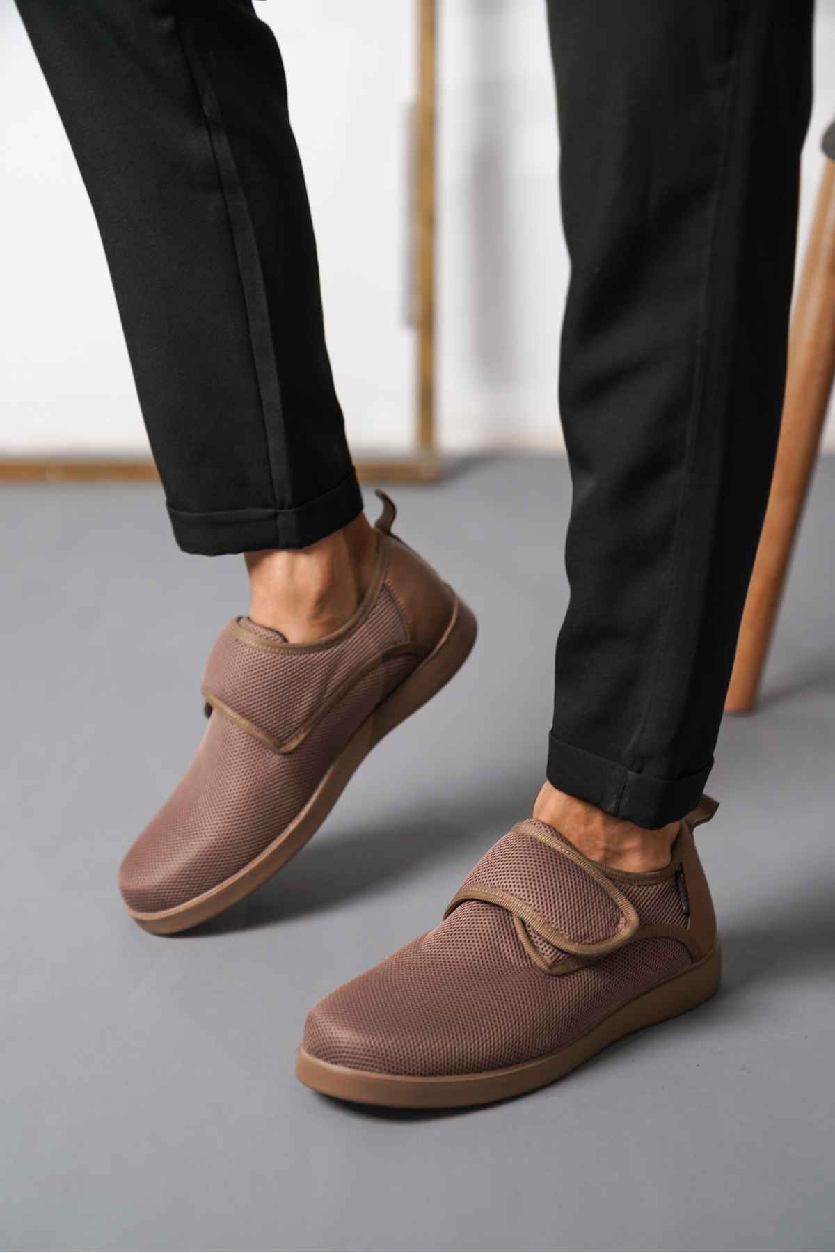 کفش کلاسیک مردانه ارتوپدی ولکرو تضمینی روزانه D3250