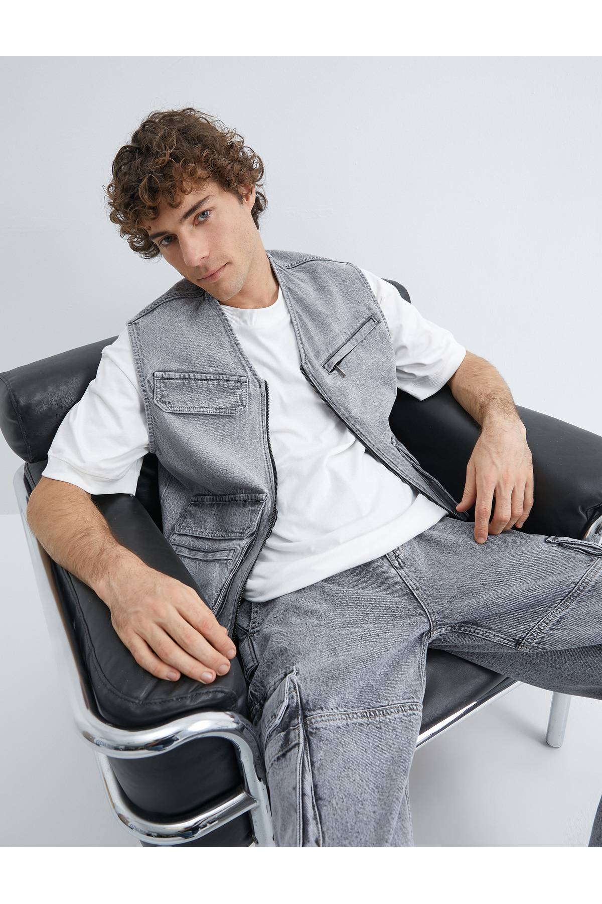 جیب زیپ دار بدون آستین کت جین بزرگ با جزئیات