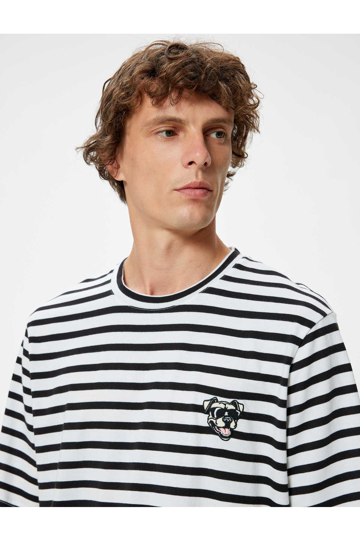 تیشرت آستین کوتاه یقه خدمه با چاپ سگی