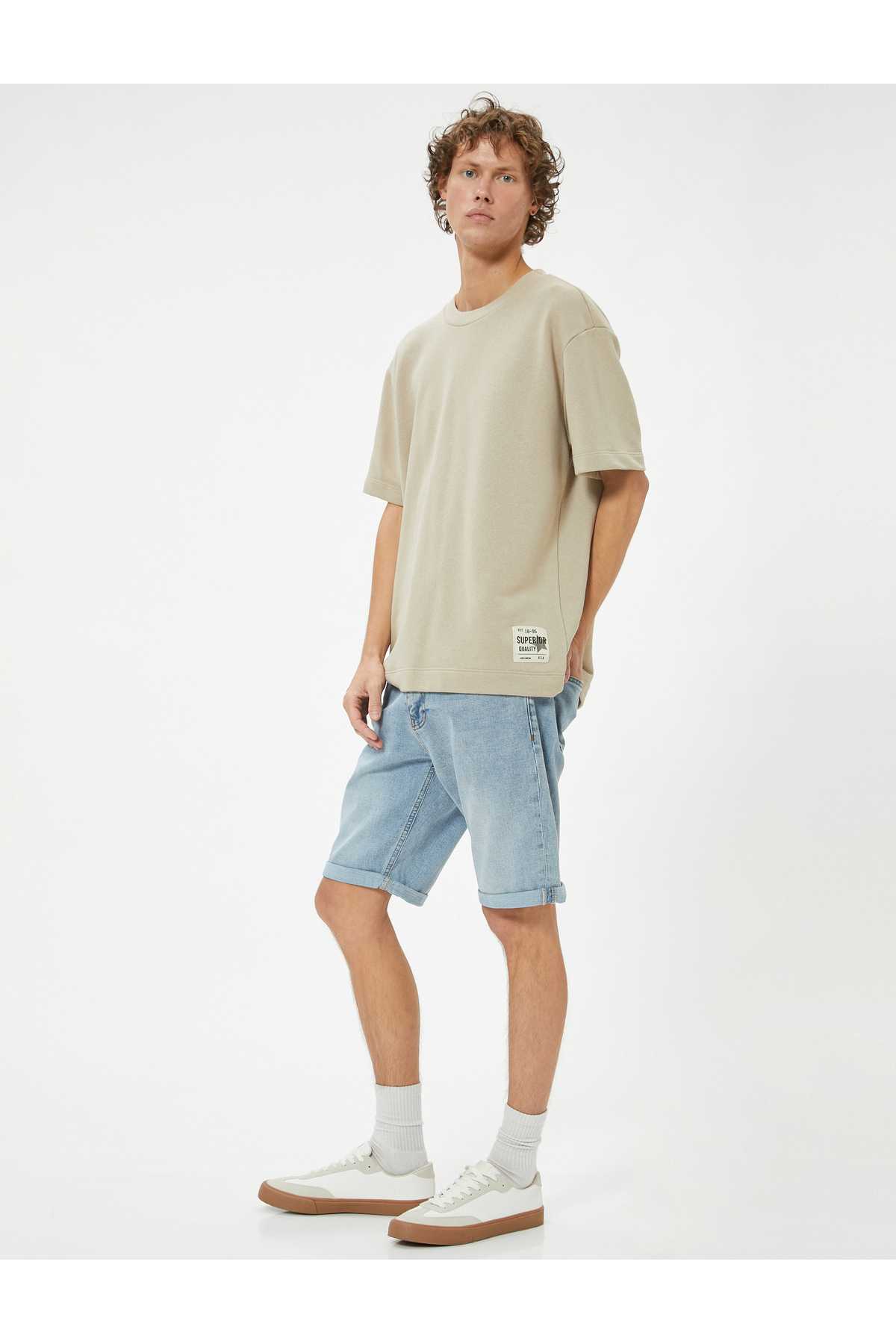 شلوارک جین برمودا جین باریک و با جزییات نخی