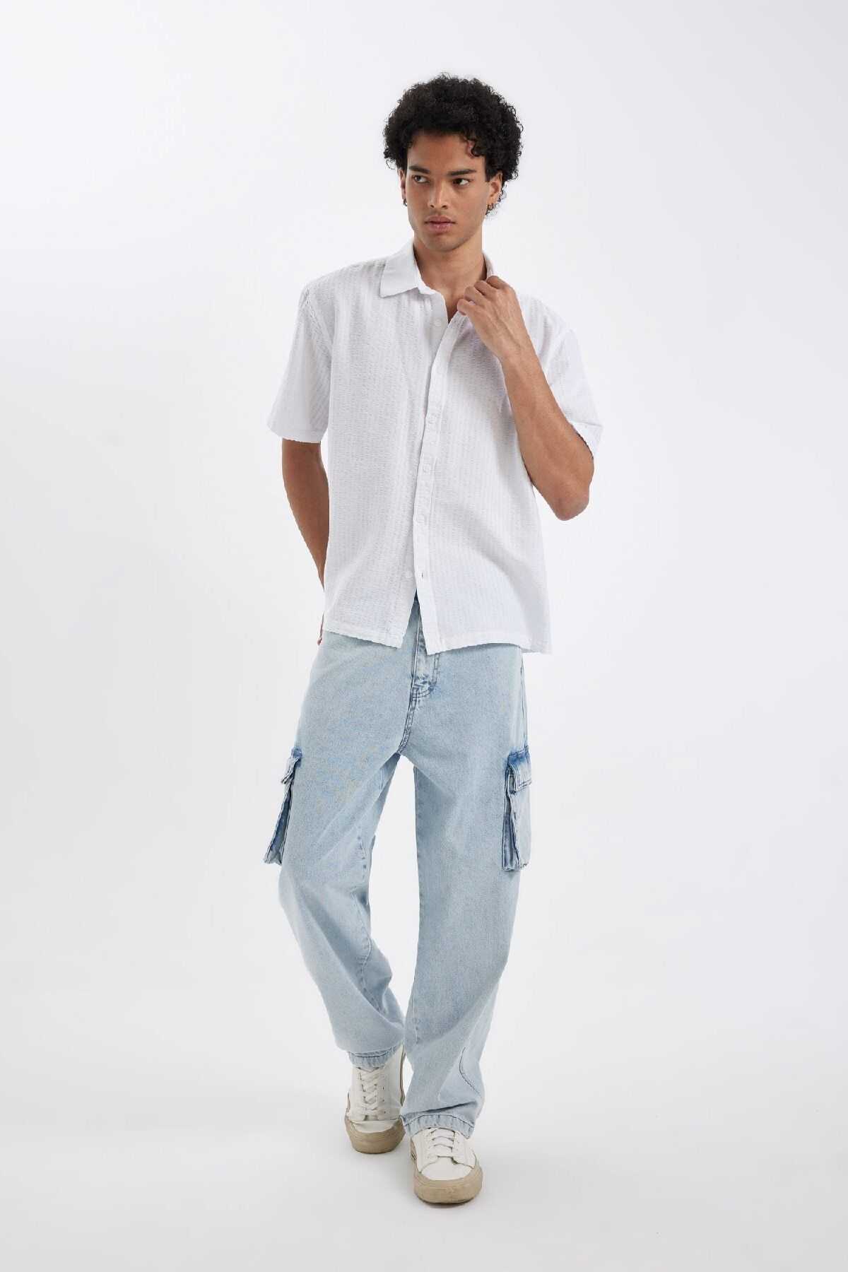 شلوار جین گشاد با طرح کمر معمولی