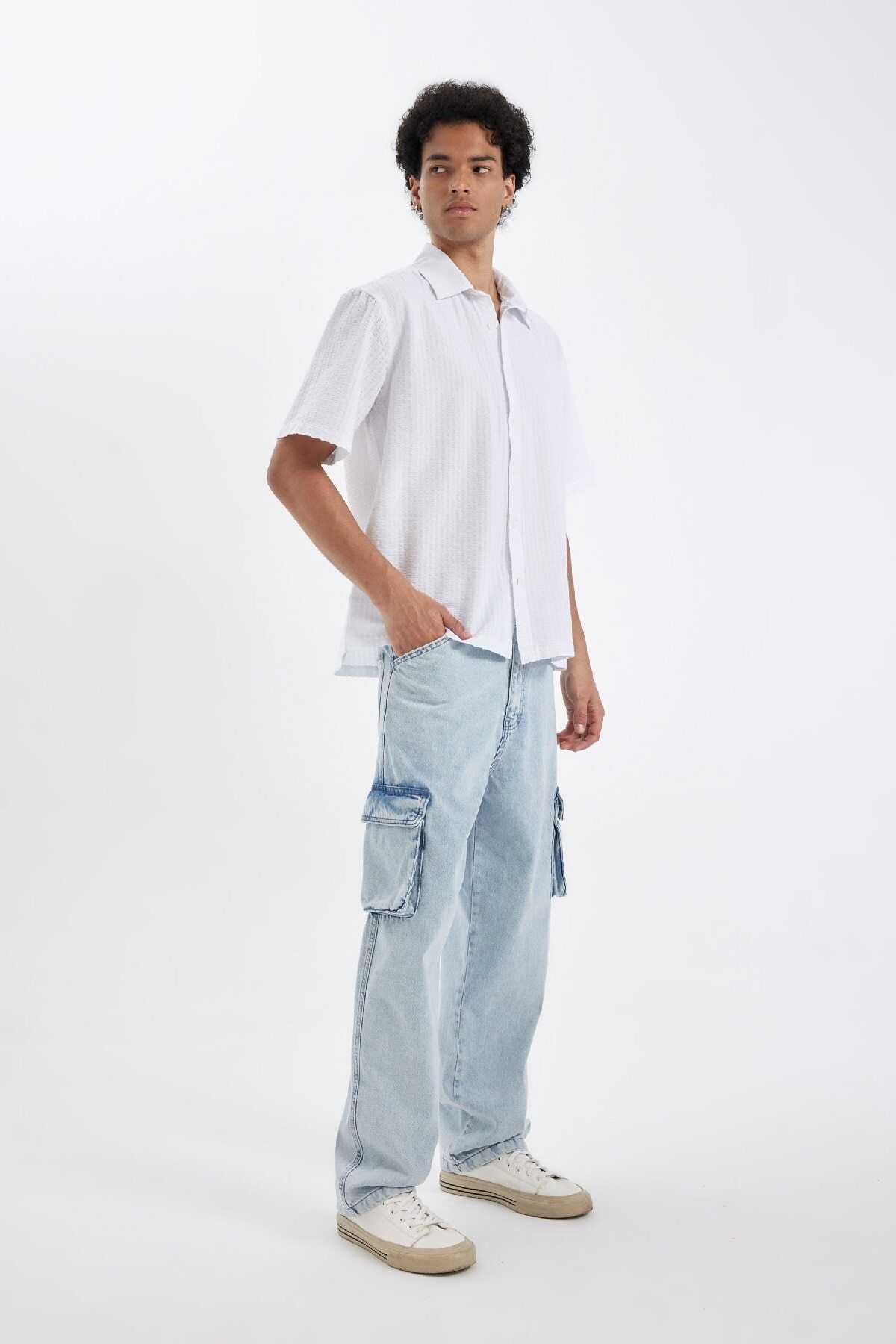 شلوار جین گشاد با طرح کمر معمولی