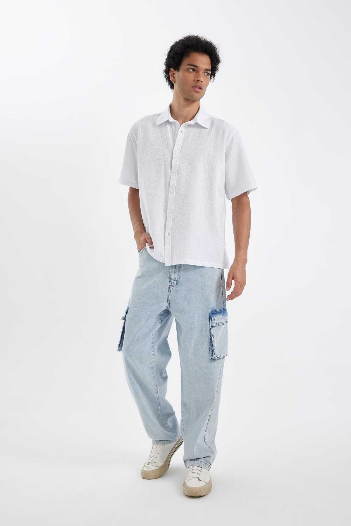 شلوار جین گشاد با طرح کمر معمولی