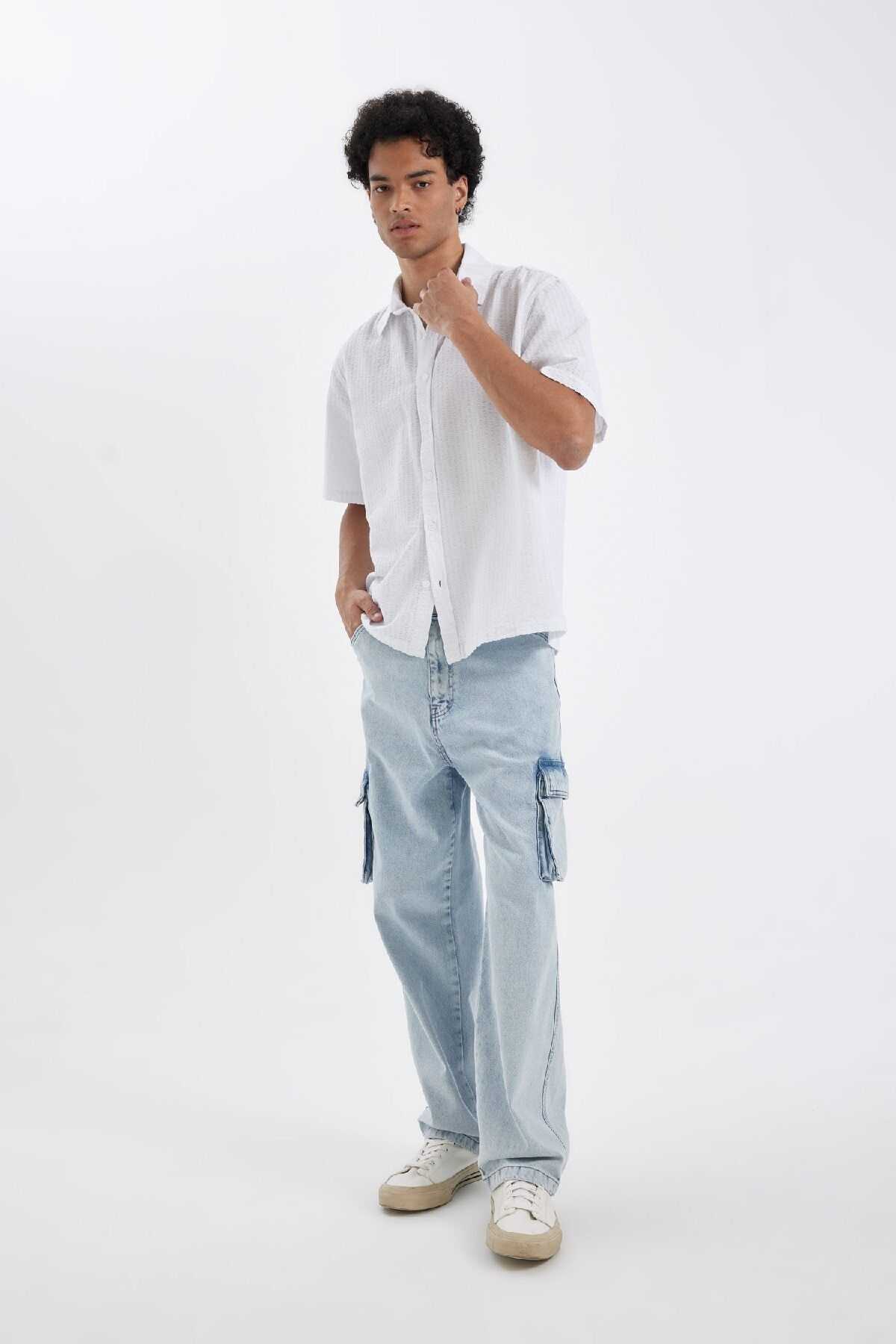 شلوار جین گشاد با طرح کمر معمولی