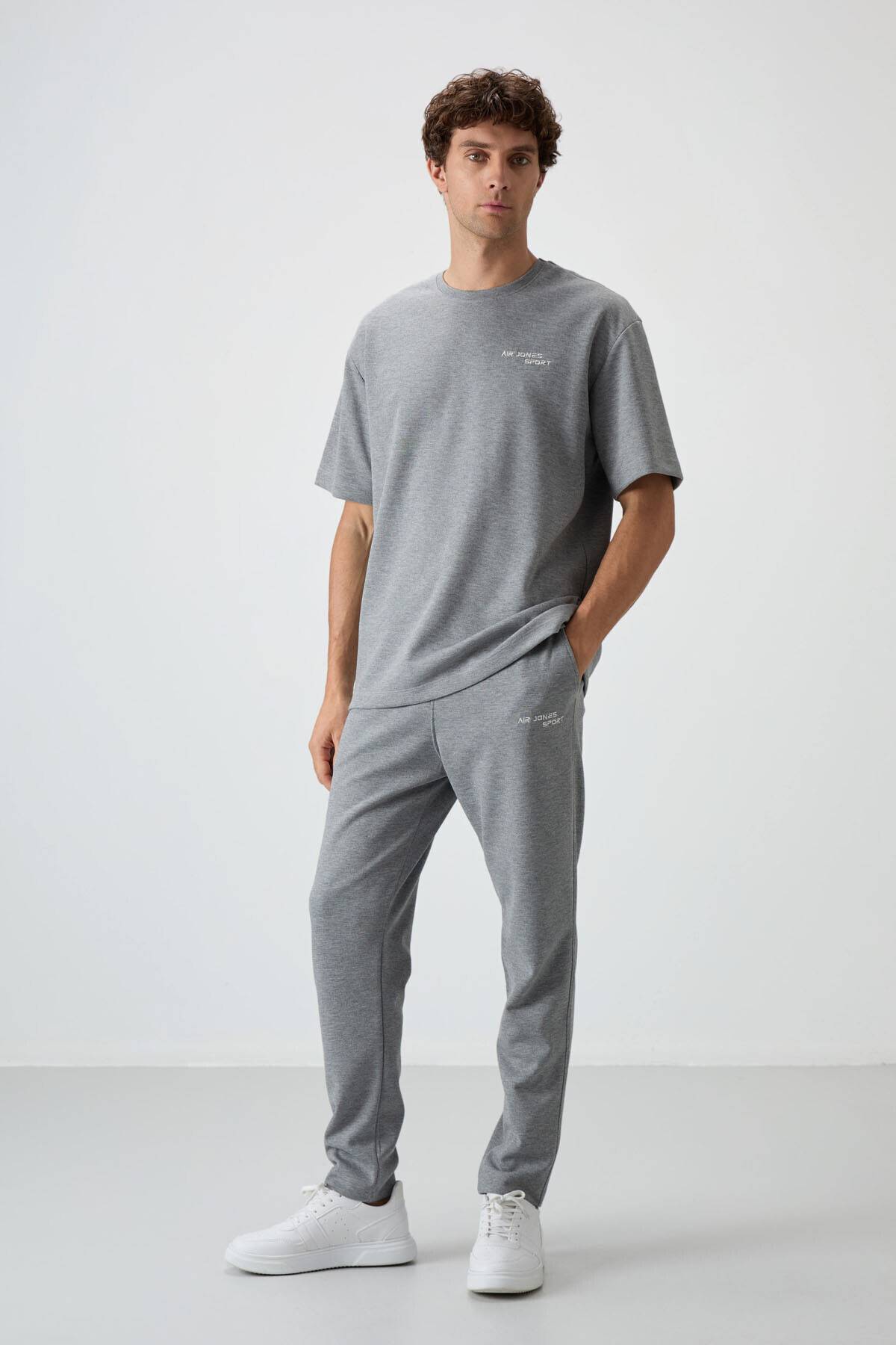لباس ورزشی مردانه گلدوزی شده با بافت نرم ضخیم ملانژ خاکستری - 85252