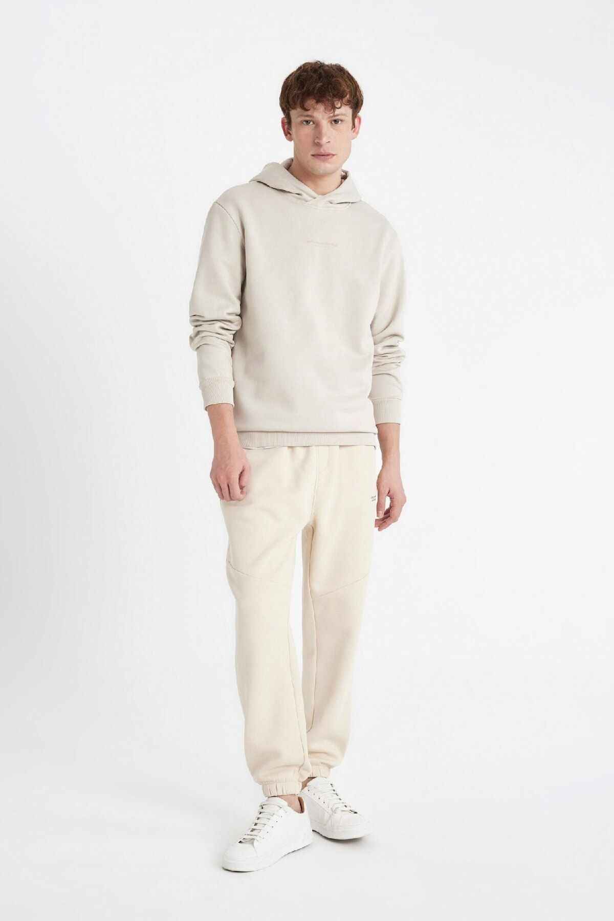 سویشرت چاپی کلاهدار معمولی مشکی C6131ax24au