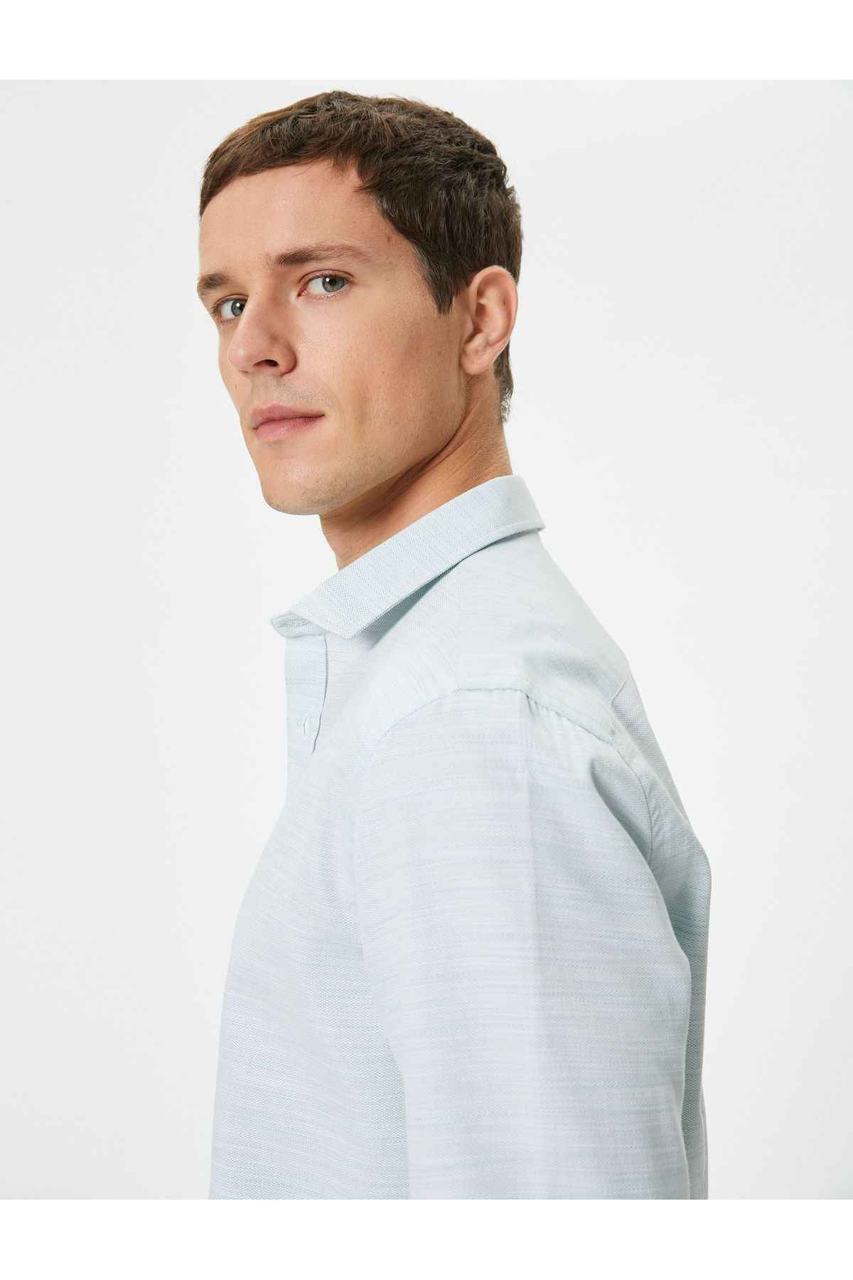 پیراهن باریک یقه کلاسیک آستین بلند دکمه دار نخی