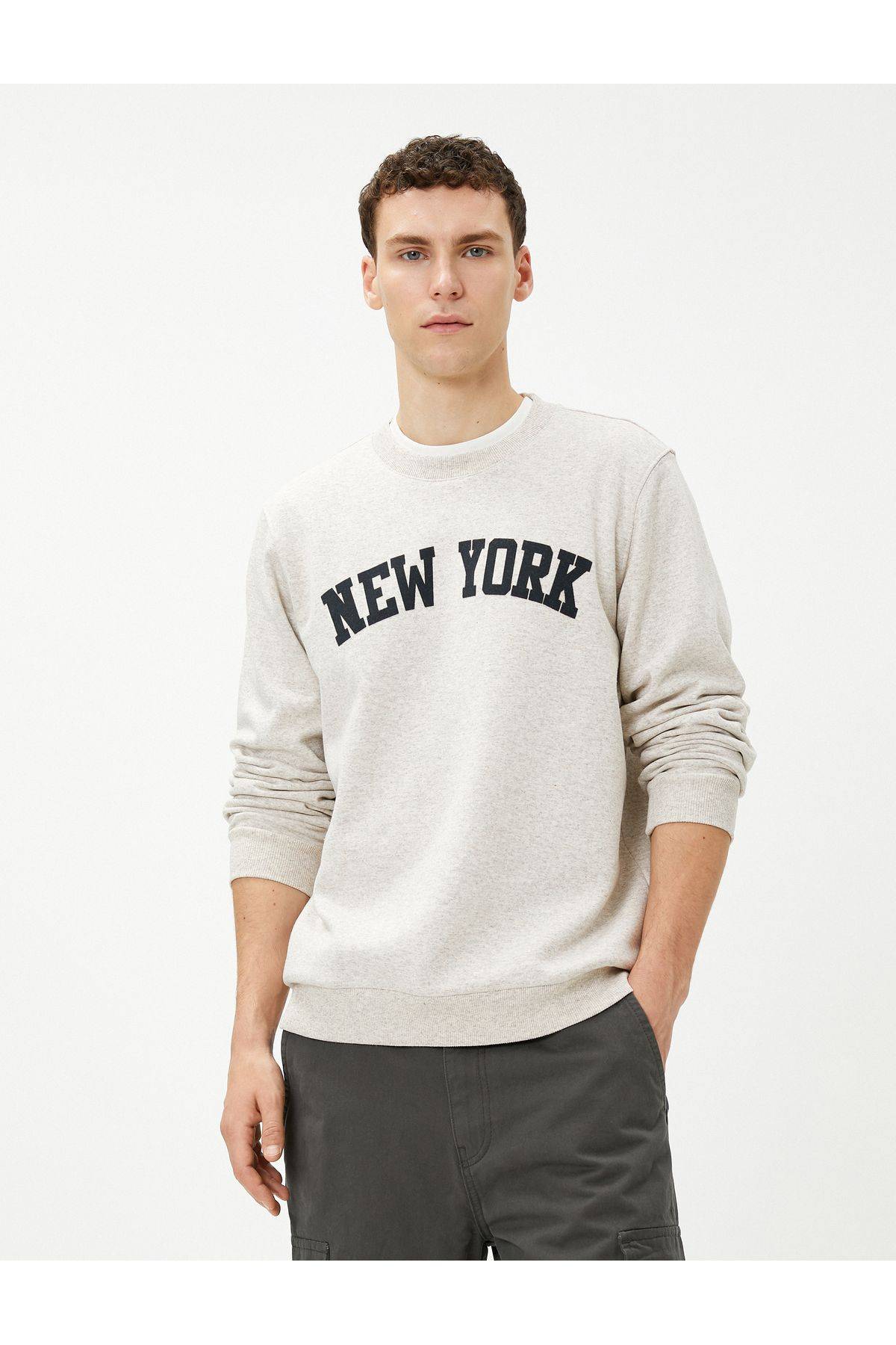 سویشرت کالج با یقه بلند با چاپ شهری