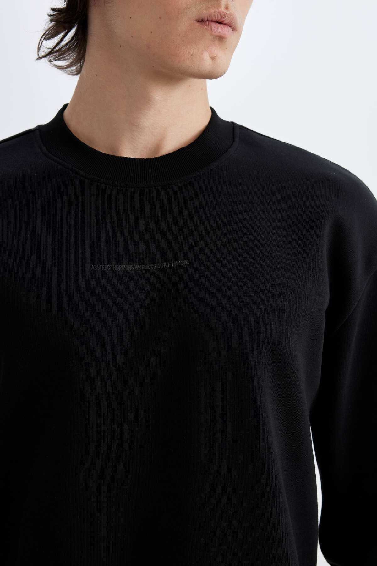 سویشرت طرح دار با یقه باکس سیاه X8282az24au