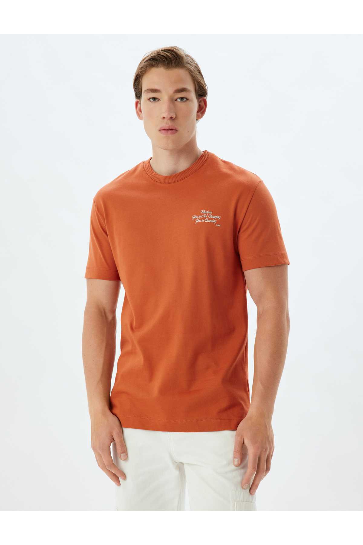 تیشرت یقه کوتاه نخی با چاپ شعار