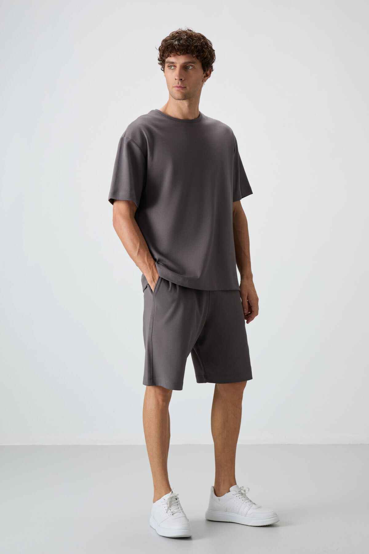 ست شلوارک مردانه ساده با بافت نرم ضخیم آبی سرمه ای - 85249