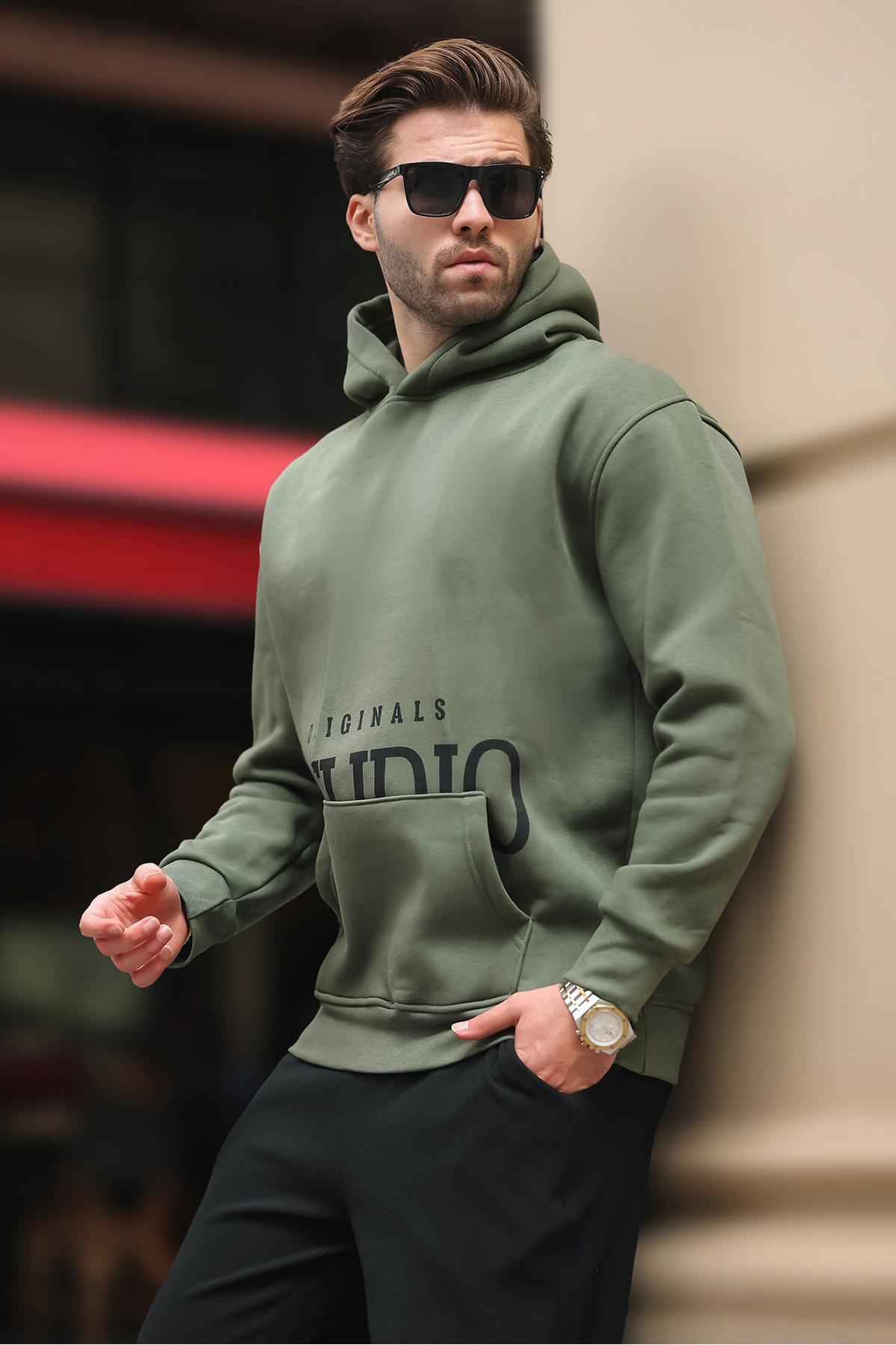 سویشرت چاپی کلاهدار مشکی با جزئیات جیب