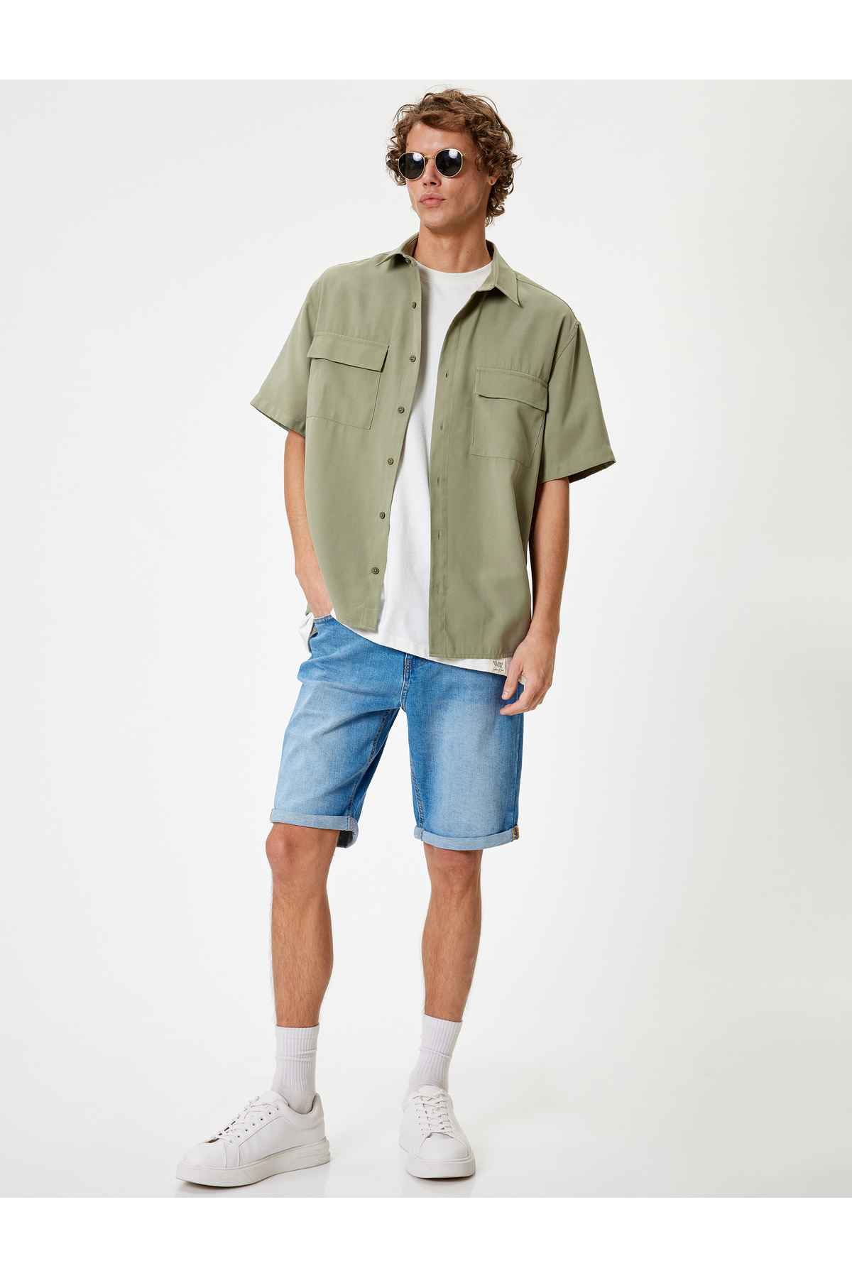 شلوارک جین باریک با دکمه کاف تاشو برمودا