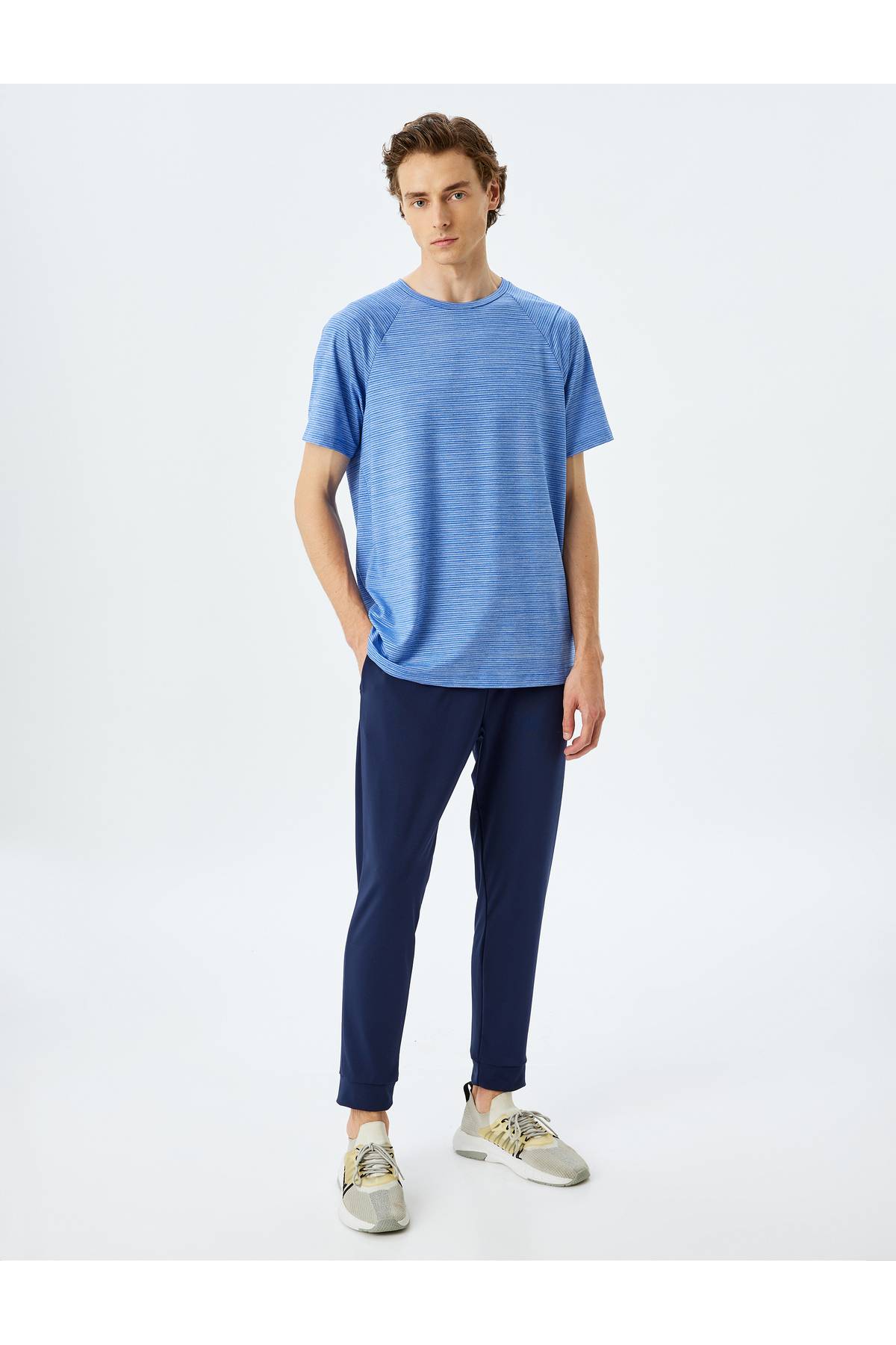 تیشرت اسپرت راه راه یقه خدمه آستین کوتاه