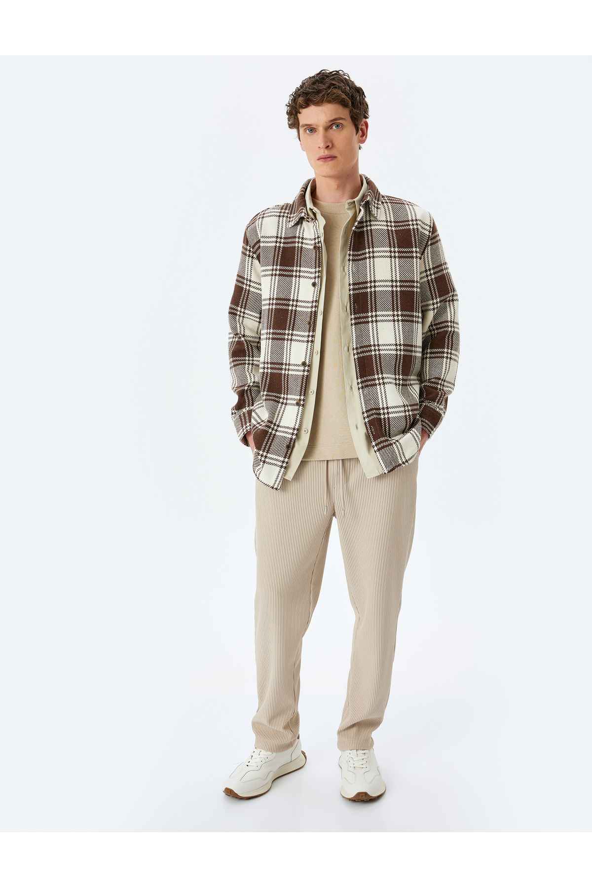 شلوار دندهدار جیبی با جزئیات با کمربند