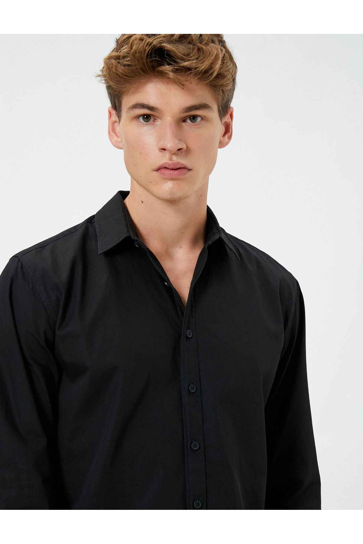 پیراهن کلاسیک آستین بلند یقه دکمه دار نخی