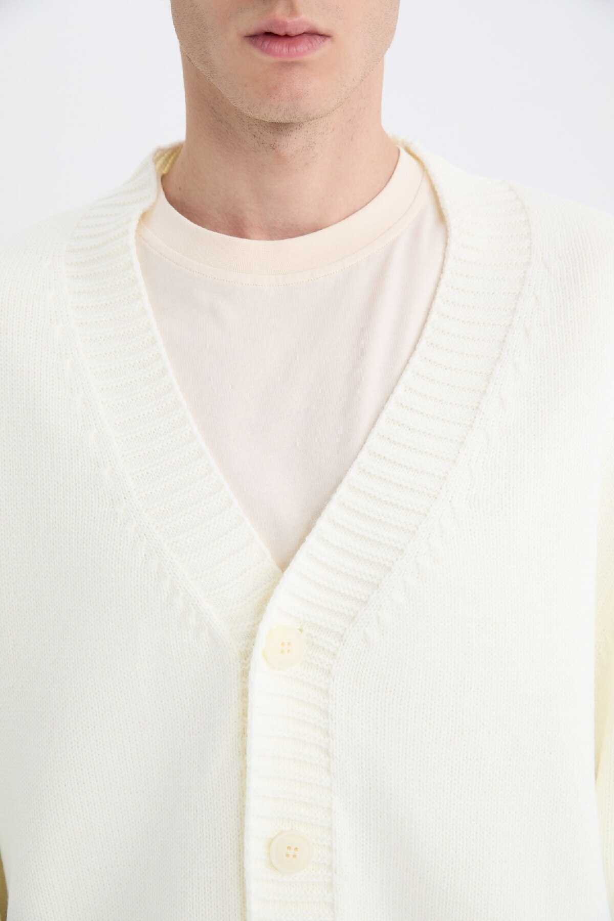 ژاکت کش باف پشمی دکمه دار یقه Relax Fit V