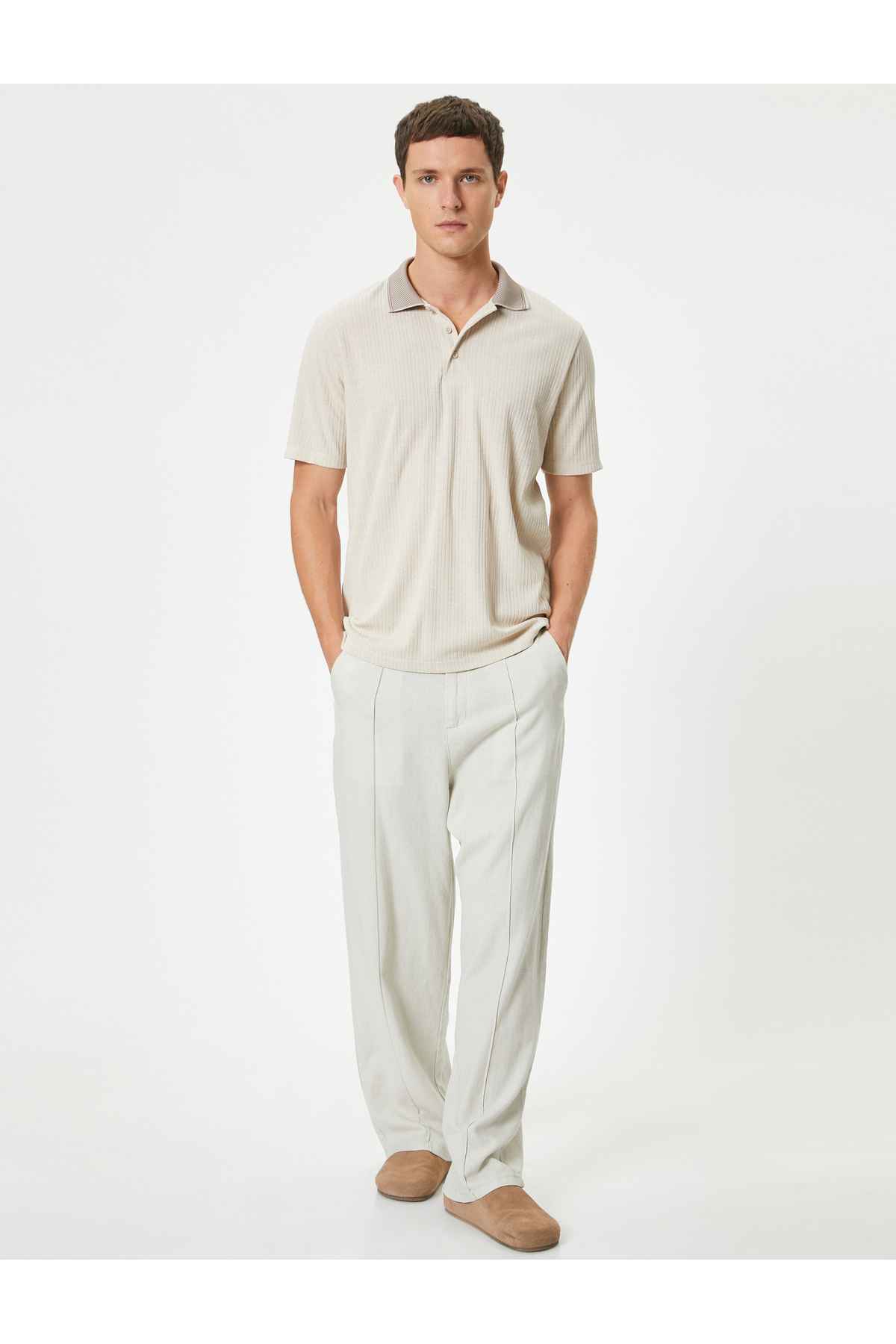 یقه تیشرت پولو، آستین کوتاه دکمه دار با بافت